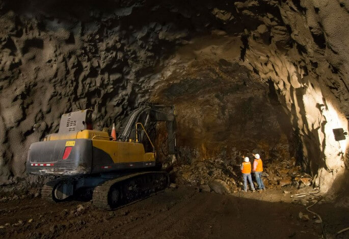 What Is Surface Mining and Underground Mining | Becker Mining USA